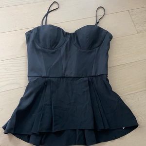 Elizabeth and James top